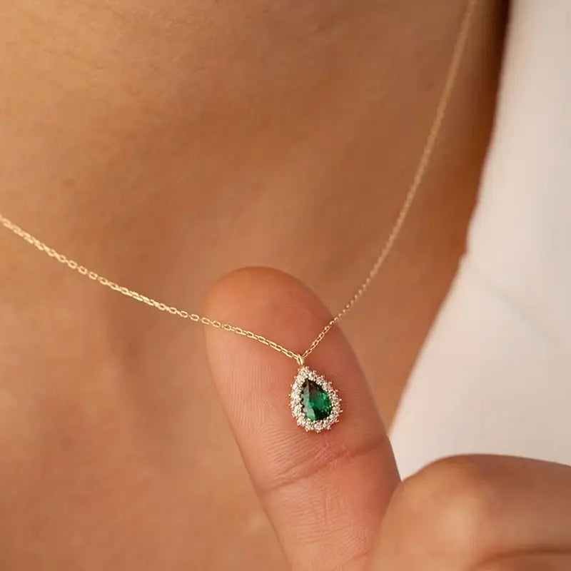 Gold Smaragd Teardrop Halskette