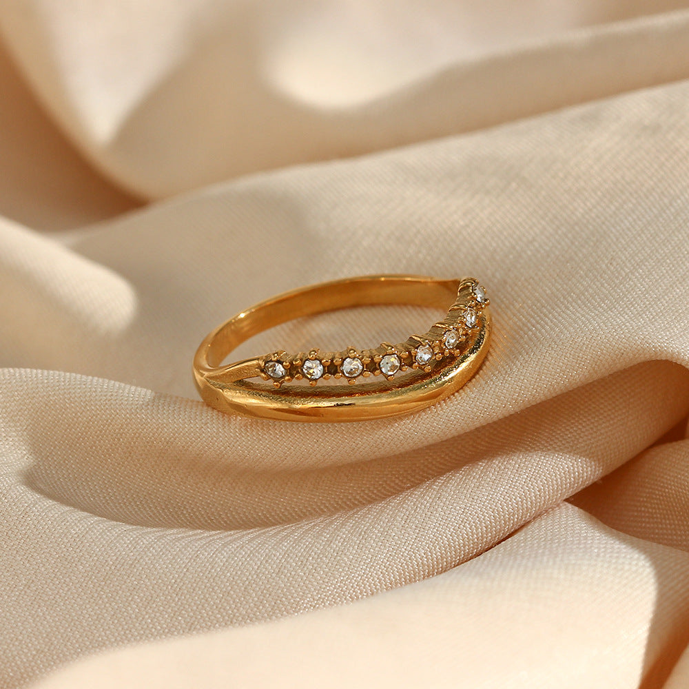 Adeline Diamant Simulant Gold Ring
