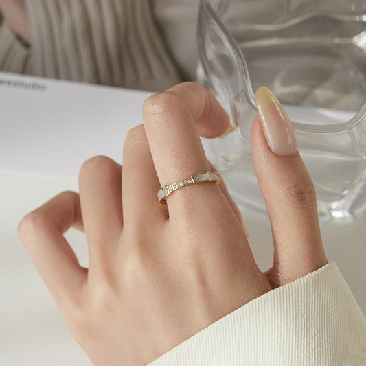 Gabrielle Diamant Simulant Gold Ring