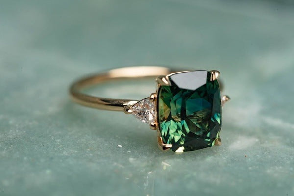 Gold Smaragd Solitaire Ring