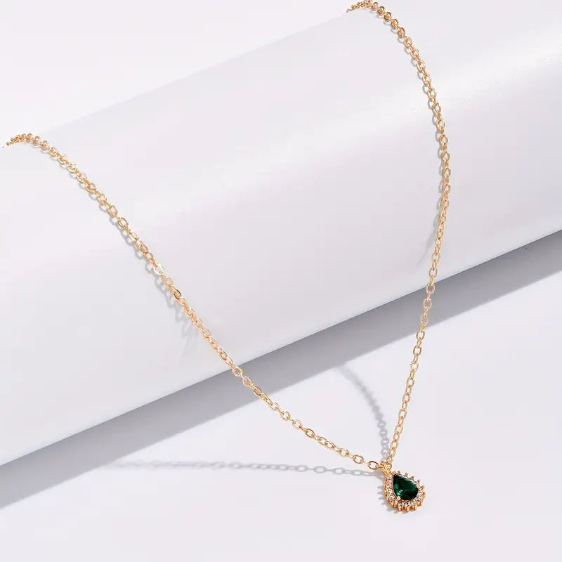Gold Smaragd Teardrop Halskette