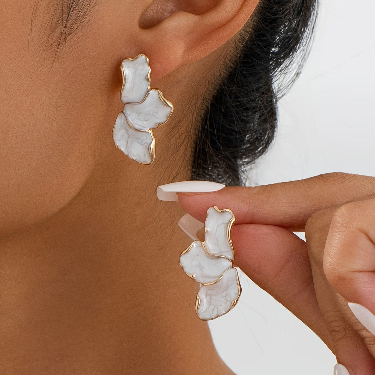 Perle Flower Petal Ohrringe