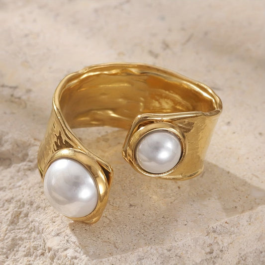Perle Embrace Ring