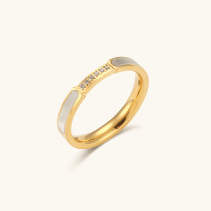 Gabrielle Diamant Simulant Gold Ring