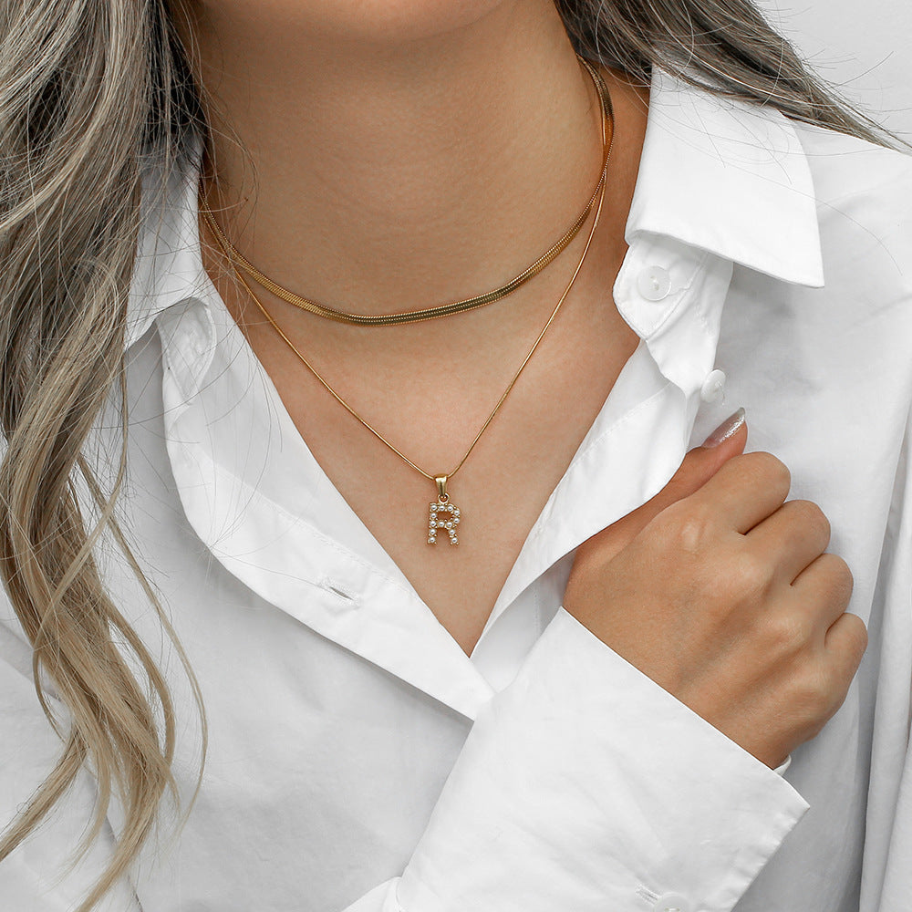 Fiona Layered Gold Initial Letter Halskette