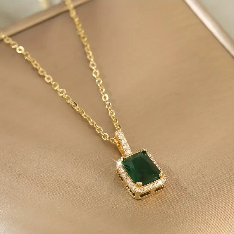 Gold Smaragd Rectangular Halo Halskette