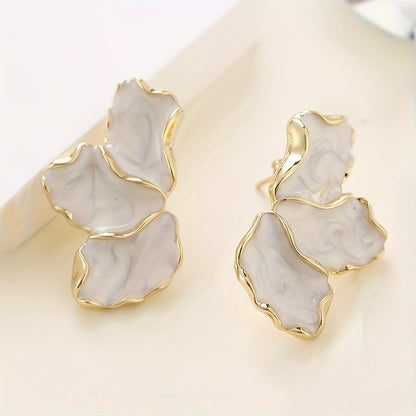 Perle Flower Petal Ohrringe