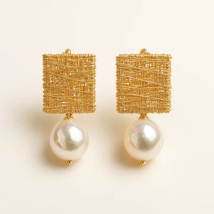 Elegant Golden Thread Perlenohrringe