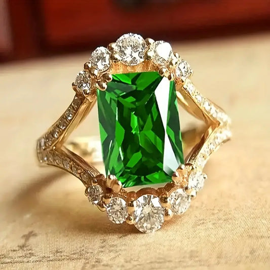 Gold Smaragd Halo Ring