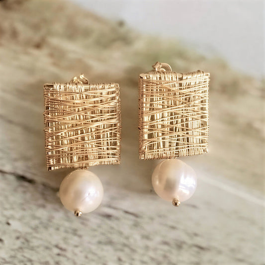 Elegant Golden Thread Perlenohrringe
